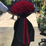 دسته گل رز قرمز