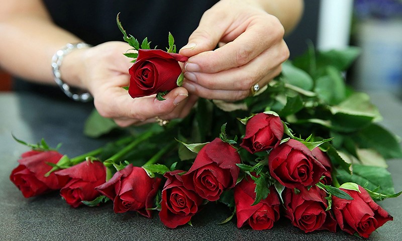 از چه گل هایی برای دسته گل و باکس گل عاشقانه استفاده می شود