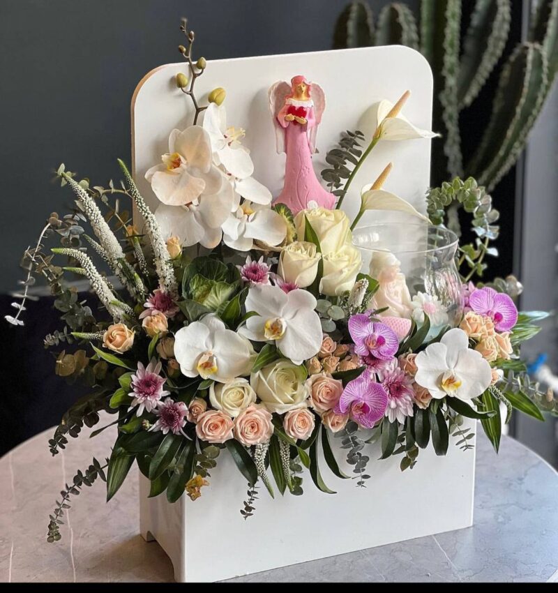 قیمت باکس گل روز مادر - قیمت گل برای روزمادر -باکس گل مادر - باکس گل - گل آرایی - گلفروشی آنلاین - باکس گل سفید - باکس گل ساده -