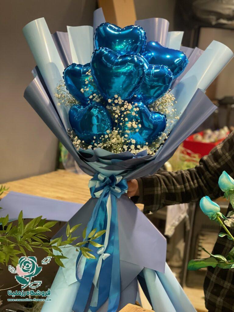 دسته گل بادکنکی قلب آبی