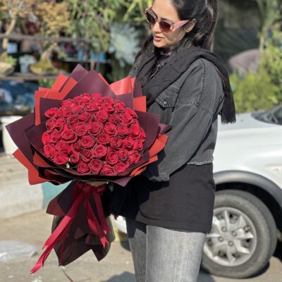 دسته گل رز ۶۰شاخه درجه ۱