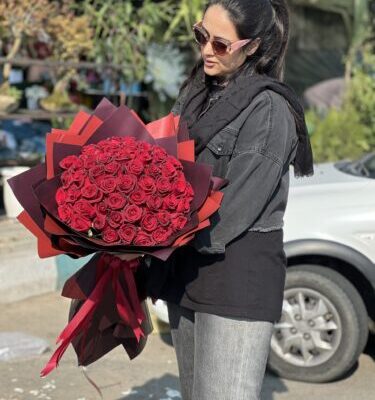 دسته گل رز ۶۰شاخه درجه ۱