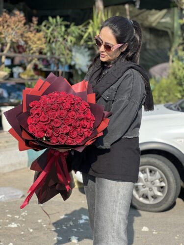 دسته گل رز ۶۰شاخه درجه ۱